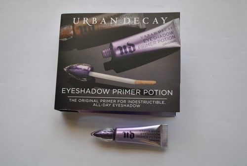 Urban decay eyeshadow - decay, primer